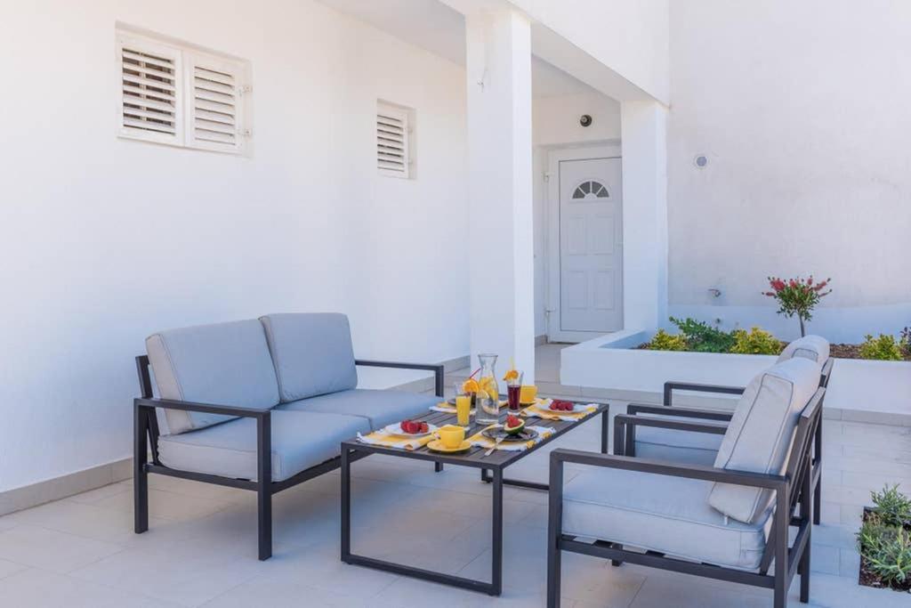 Villa Seaview With Pool - Apartment Cotton Trogir Zewnętrze zdjęcie