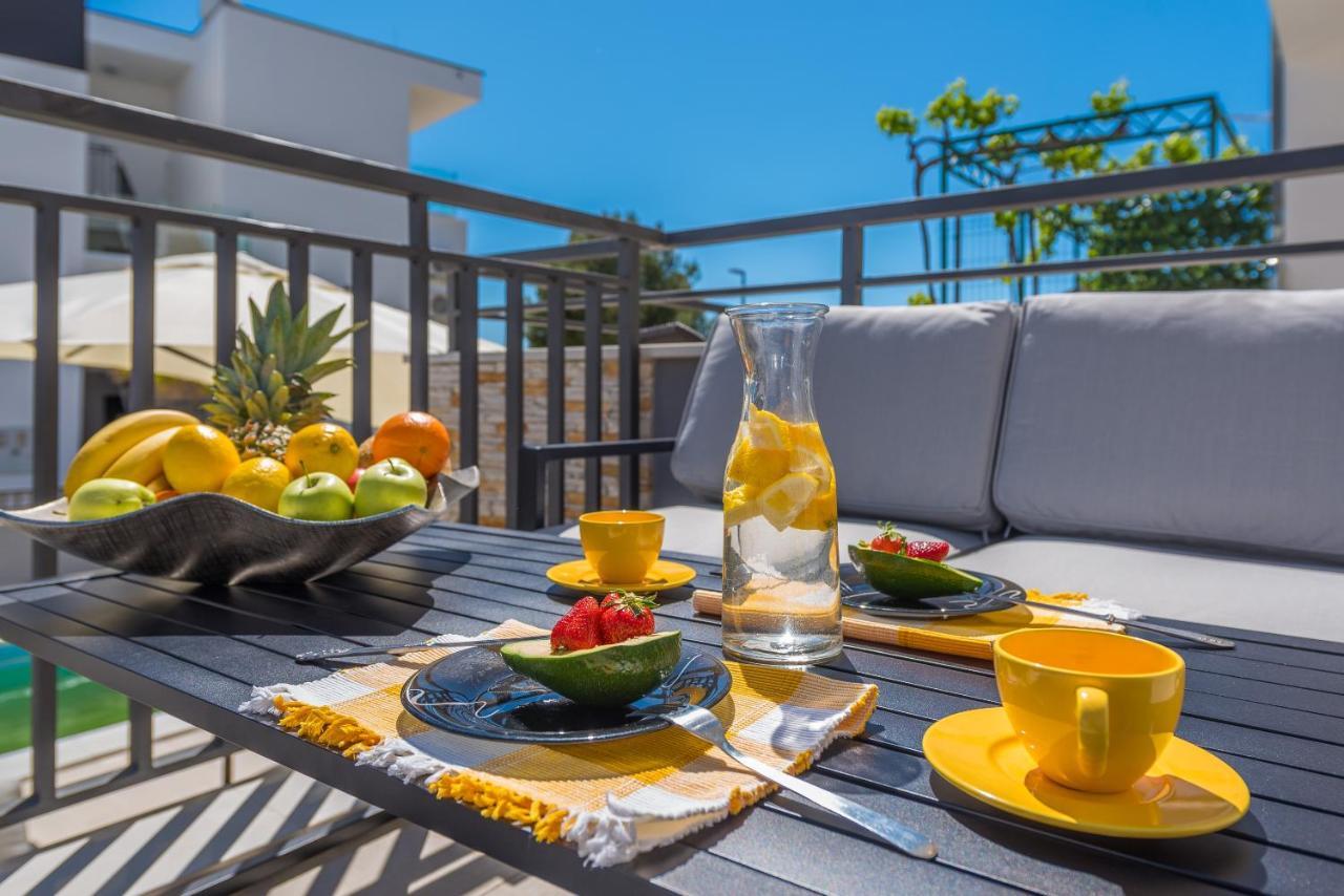 Villa Seaview With Pool - Apartment Cotton Trogir Zewnętrze zdjęcie