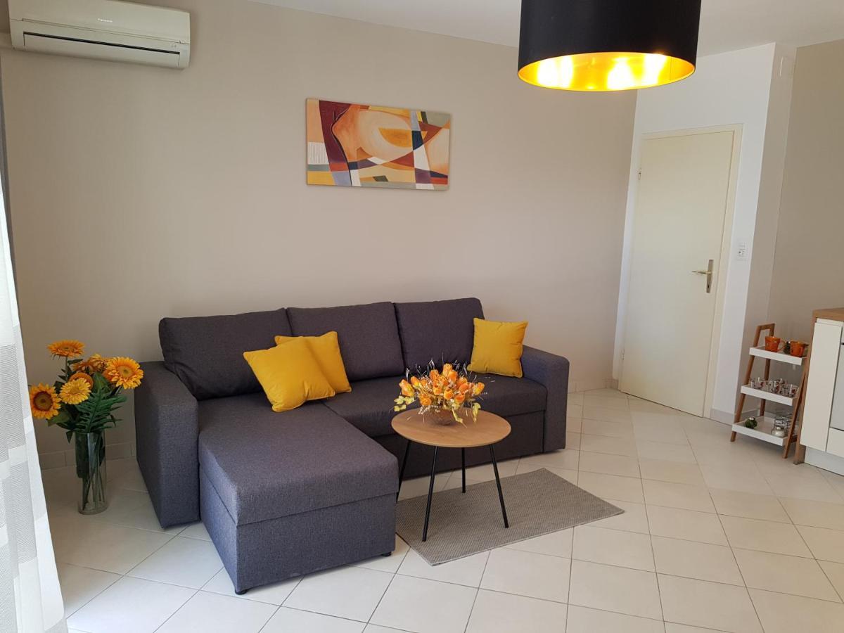Villa Seaview With Pool - Apartment Cotton Trogir Zewnętrze zdjęcie