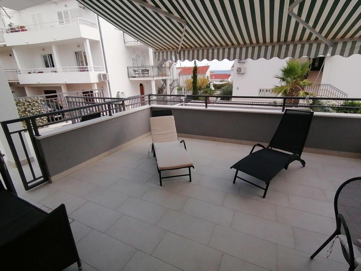 Villa Seaview With Pool - Apartment Cotton Trogir Zewnętrze zdjęcie